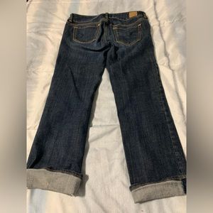 Low rise American eagle capri jeans.